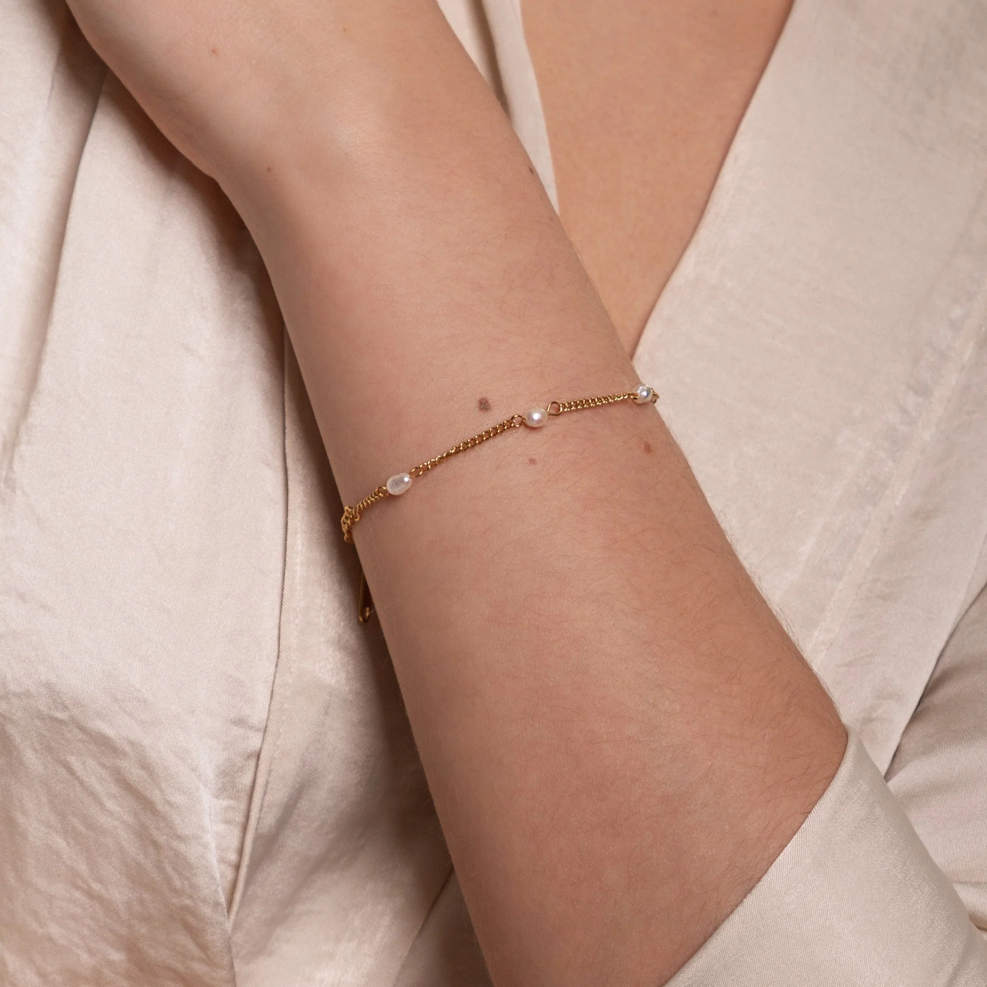 "Lovina" Freshwater Pearl Bracelet - Image 12