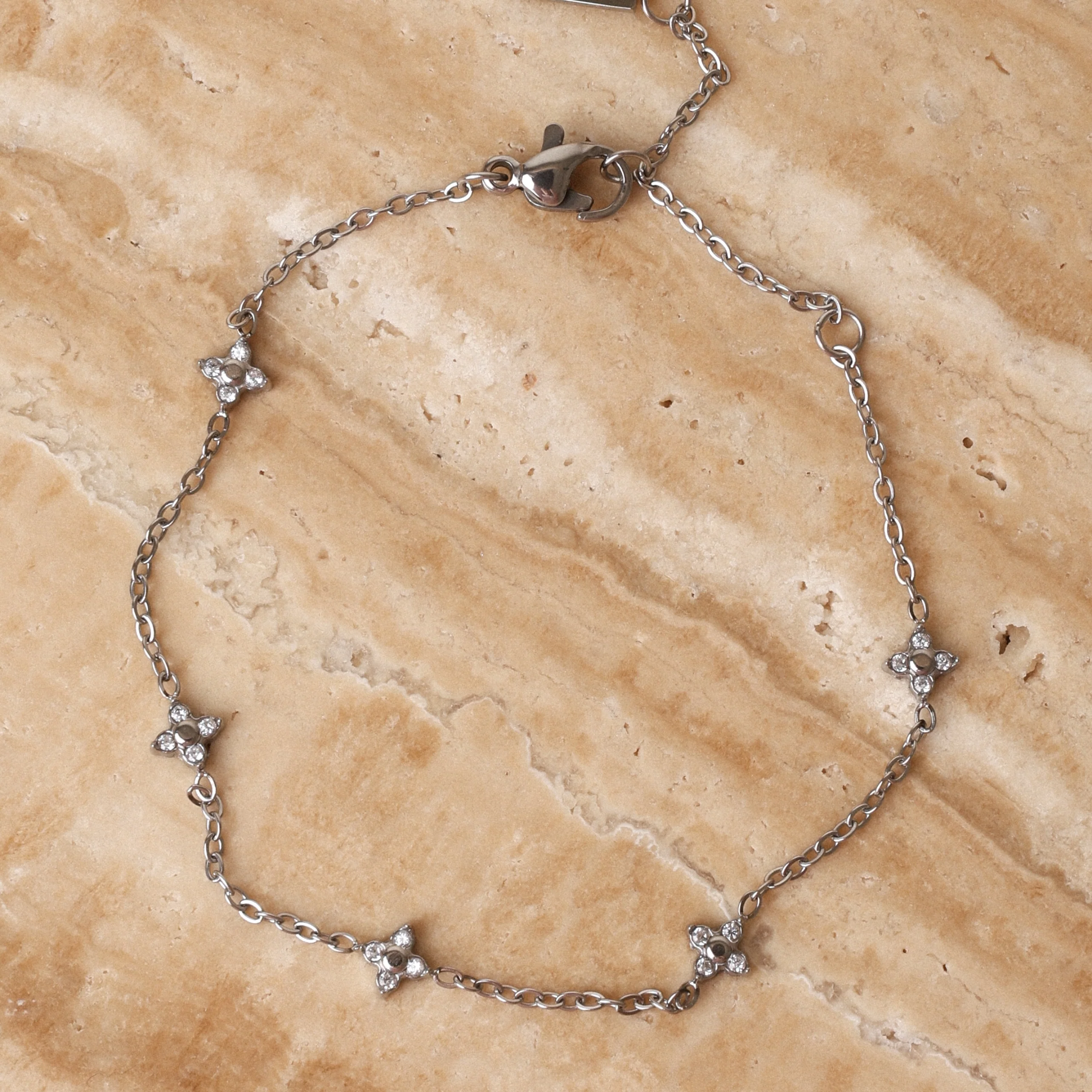 Quatrefoil Bracelet - Image 8