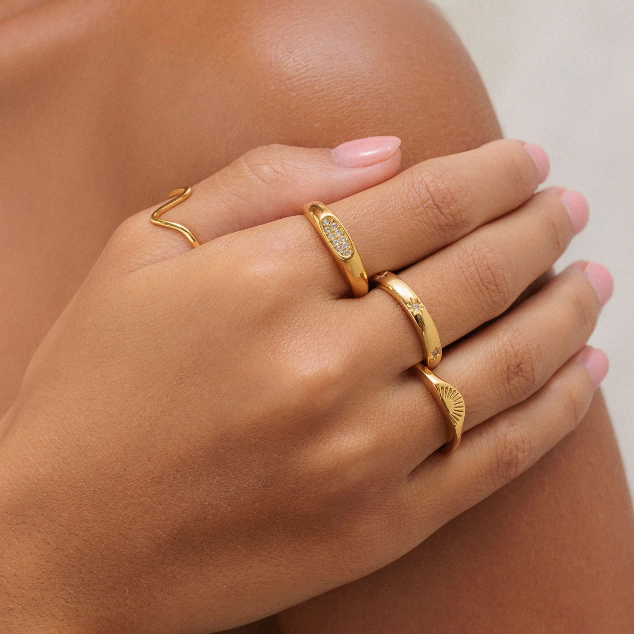 Sparkling Band Ring - Image 2